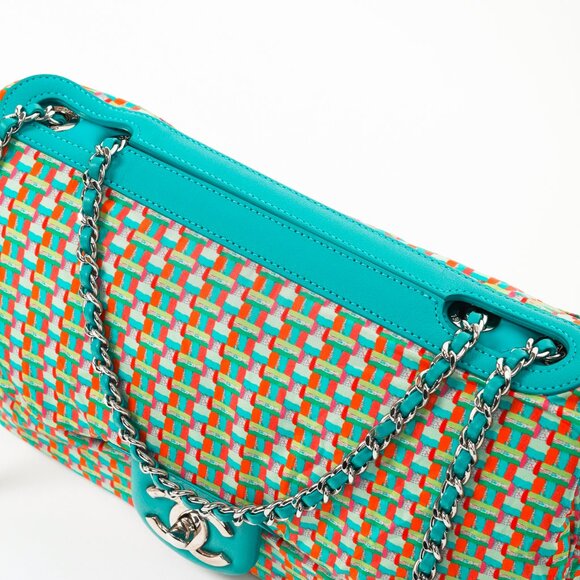 Chanel Teal Paris-Seoul Medium Lambskin Coco Rain Flap Bag - Picture 11 of 16